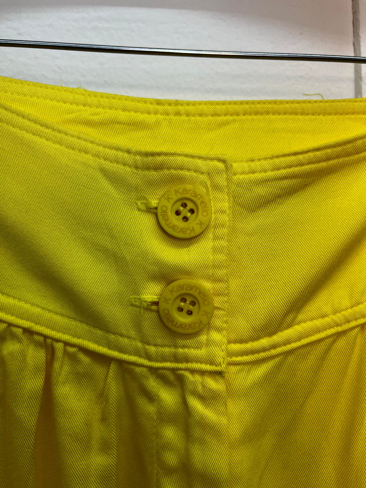 Calça Karamello Amarelo